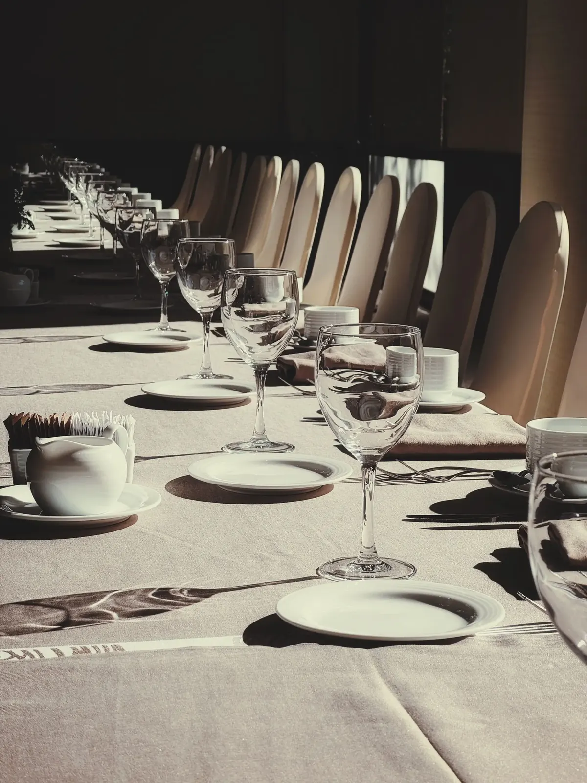 Private dining arrangement